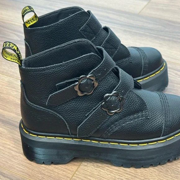 Dr. Martens Devon Flower Buckle Leather Platform Boots in Black Size 8.5 - Picture 10 of 16